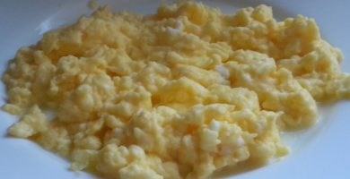 cocinar Huevos revueltos en el microondas